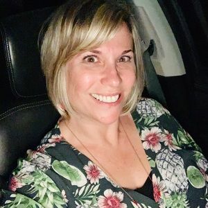 Meet your Posher, Denise